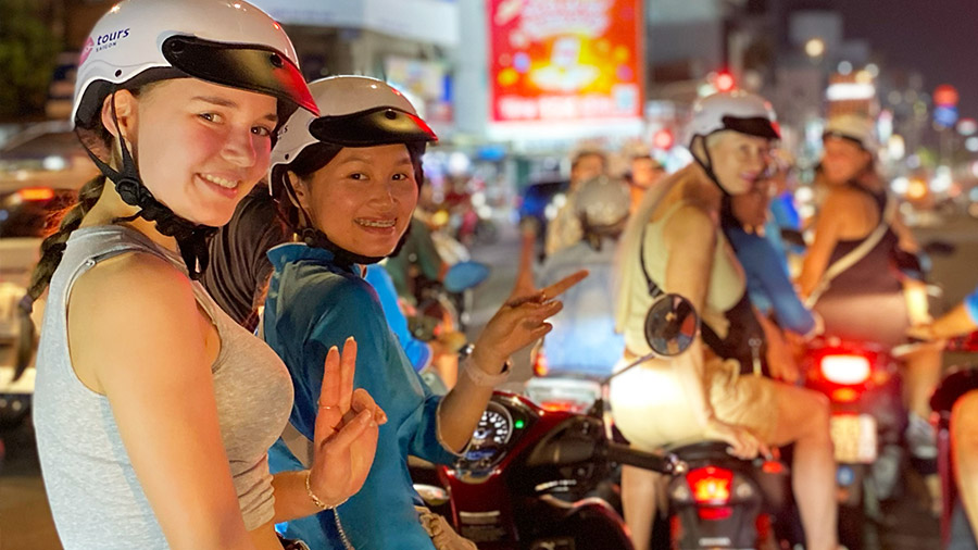 Kiss Saigon By Night