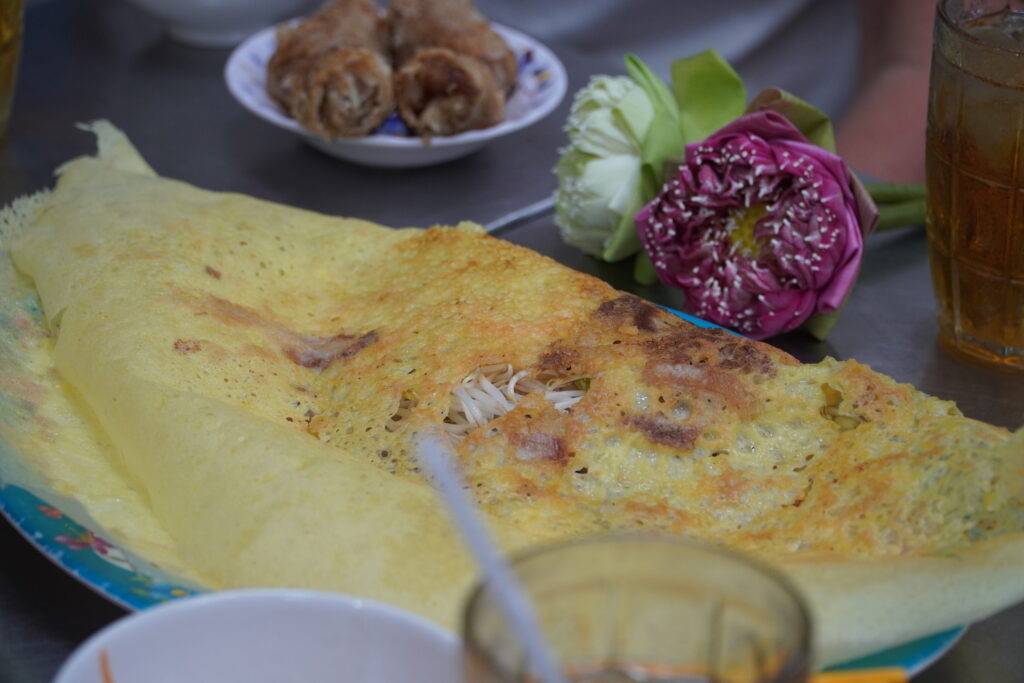 Crispy Vietnamese bánh xèo pancake