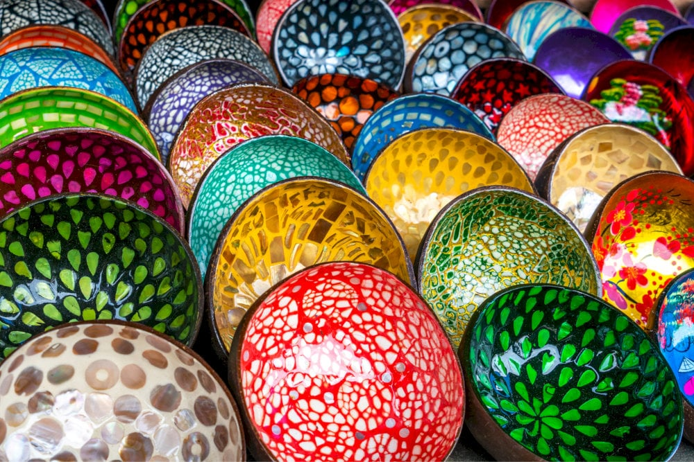 Unique patterns on lacquerware