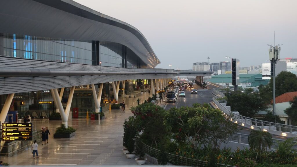 Terminal frontage and access road at Tan Son Nhat, the first view when arriving at Tan Son Nhat