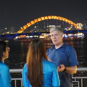 Kiss Da Nang By Night
