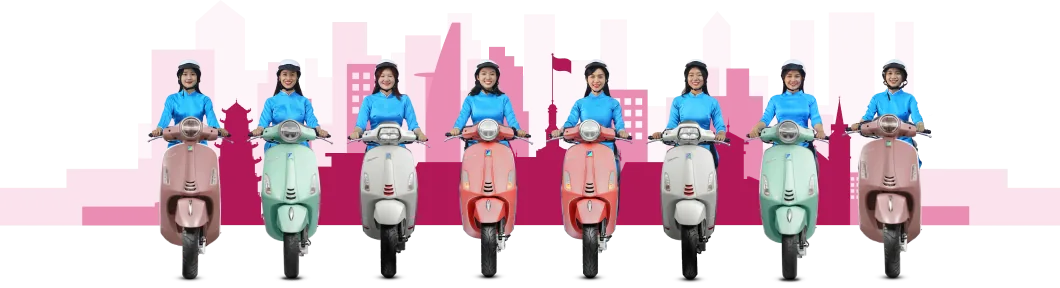 KissTour female drivers riding motorbikes in Ho Chi Minh City