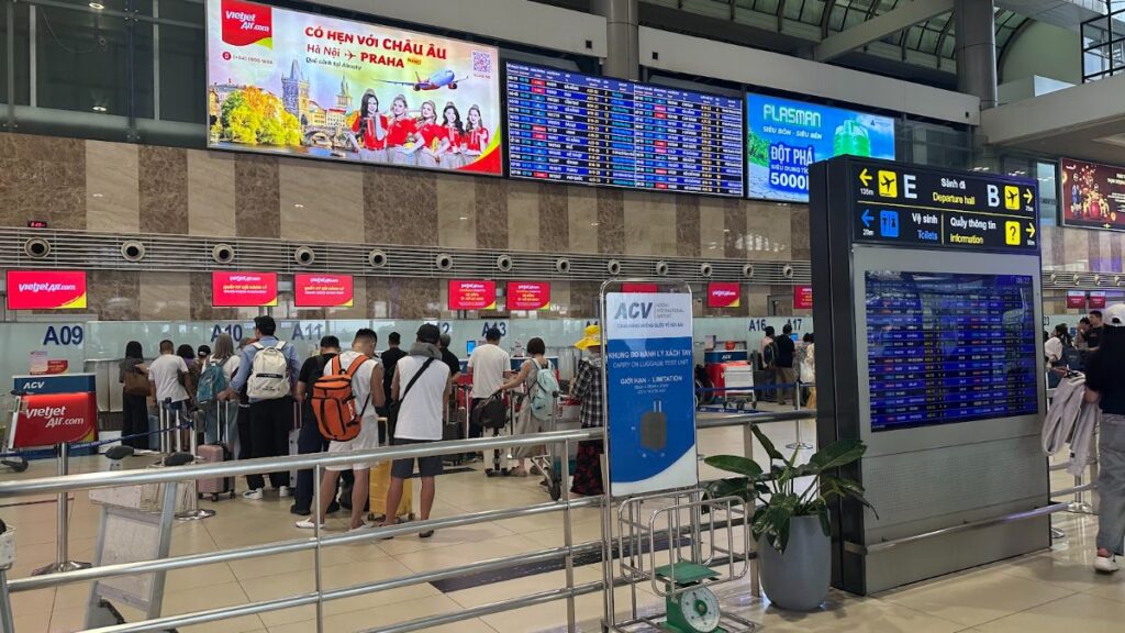 Noi Bai fast track: check-in counter queues at Noi Bai International Airport in Hanoi