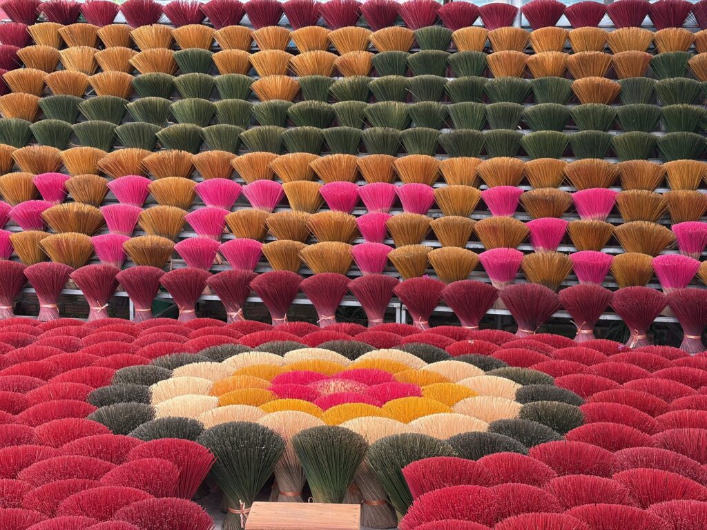 Hanoi Craft Villages Tour: Incense & Conical Hats (Half-day)