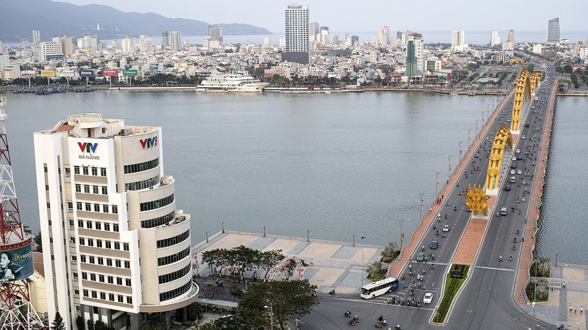 Da Nang's Han River waterfront and city buildings