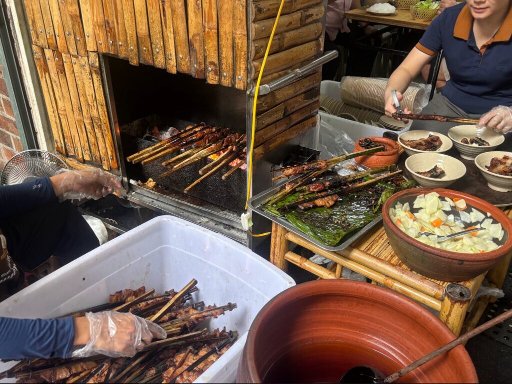 Kiss Hanoi Food Tour