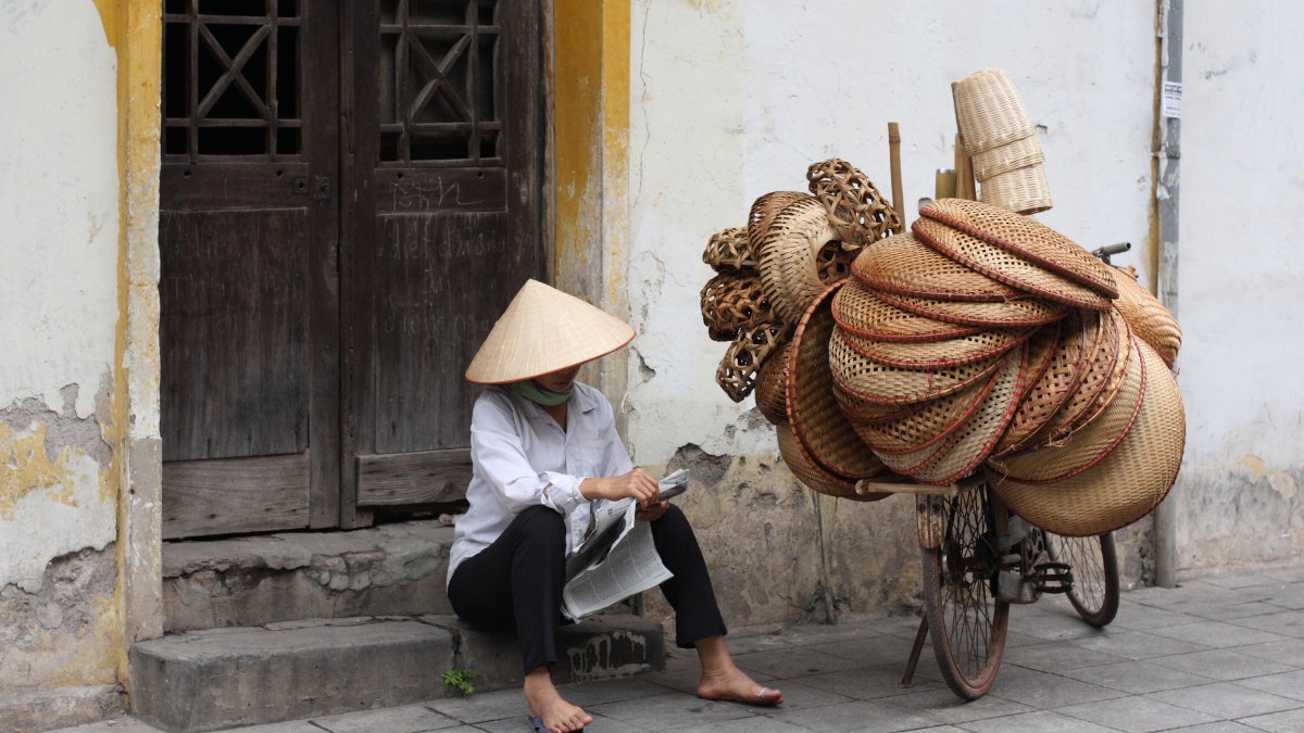 A street vendor in Hanoi’s Old Quarter