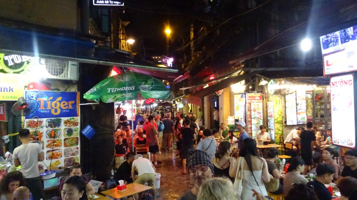 Ta Hien beer street in Hanoi's Old Quarter at night